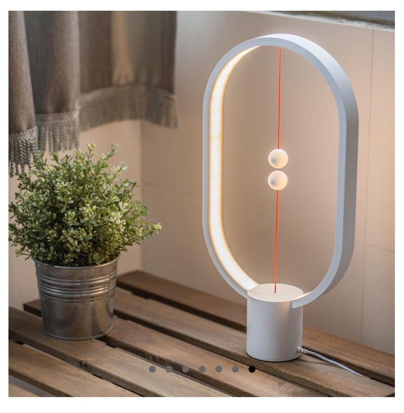 Magnetic Heng Balance Lamp