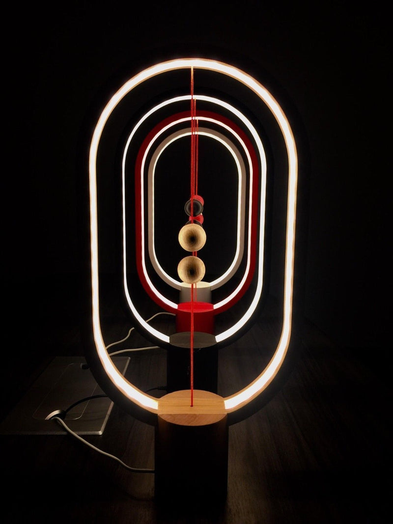 Magnetic Heng Balance Lamp