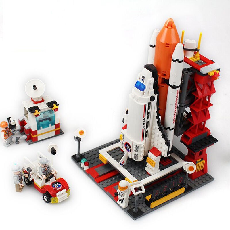 679Pcs The Shuttle Launch Center space Building Block